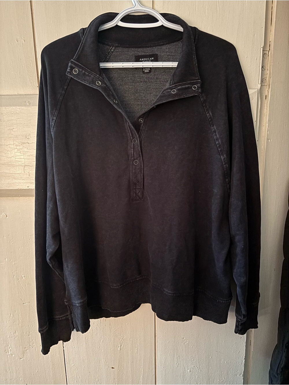American Eagle Outfitters Black Pullover Snap-Button Sweatshirt